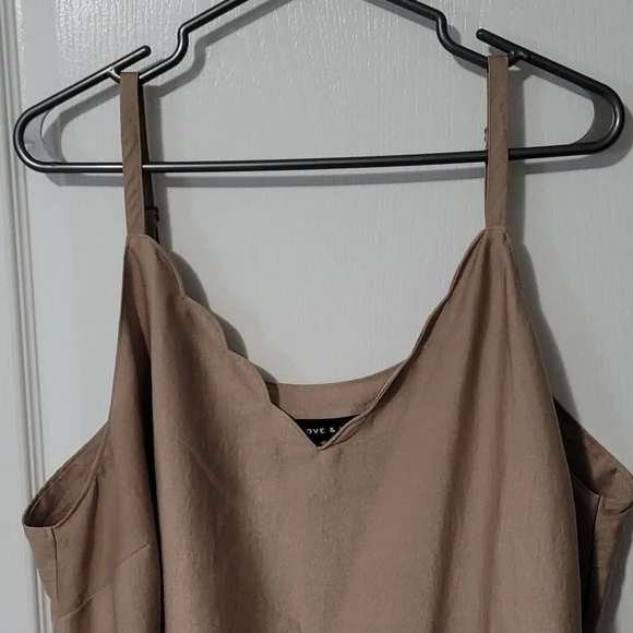 Love & Legend top - Picture 2 of 5